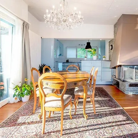 Rooms In Splendid Apartment With Parking-Stunning Lake View-3