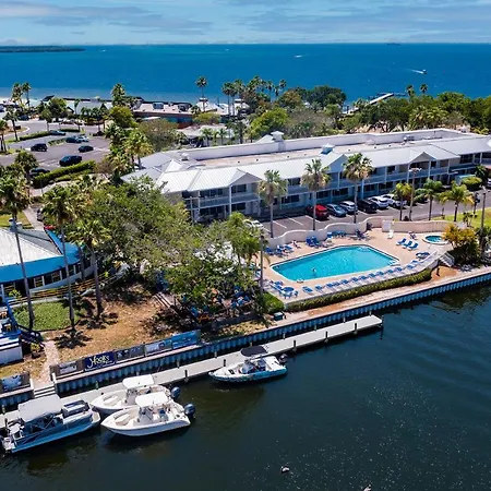 Tampa Bay, Beach Step Away, Wifi, Free Parking,Pools, Jacuzzi-3