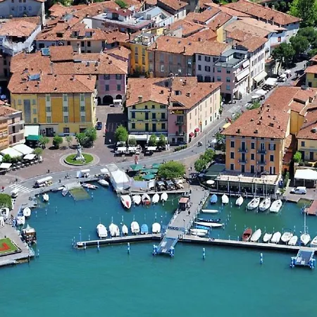 Ambra Hotel - The Only 3 Star Central Lakeside Hotel In Iseo-2