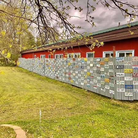 Hilltop Lodge And Cabins-2