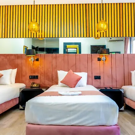 Hotel Les Ambassadeurs-3