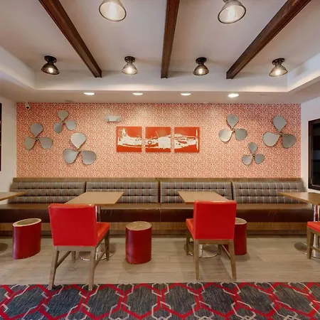 The Crossroads Hotel - Newburgh-3