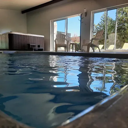 La Ptite Adresse Love Room 150 M2 Piscine Interieure Chauffe Privee & Spa Privee Parking Gratuit-2