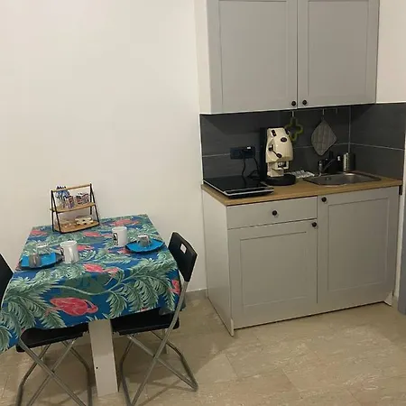 Hera Bnb-2