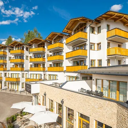 AlpenParks Hotel&Apartment Alpendorf-3