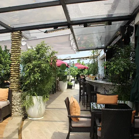 Monarch Hotel-3