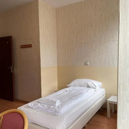 Hotel Tabor Rooms-3