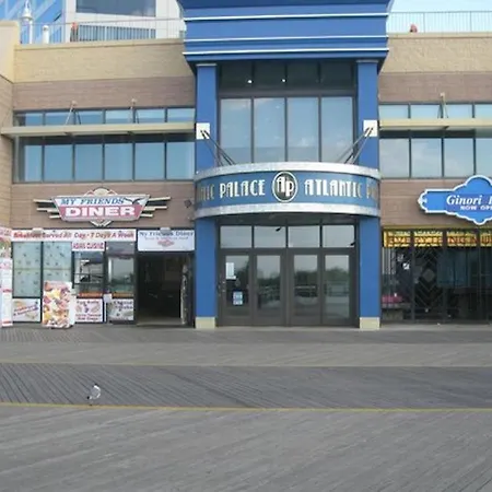 Boardwalk Resorts At Atlantic Palace-3