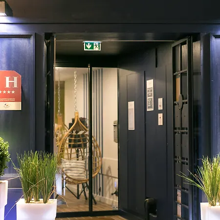 The Deck Hotel By Happyculture-3