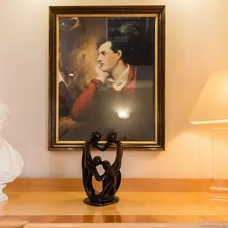 Byron Hotel-2