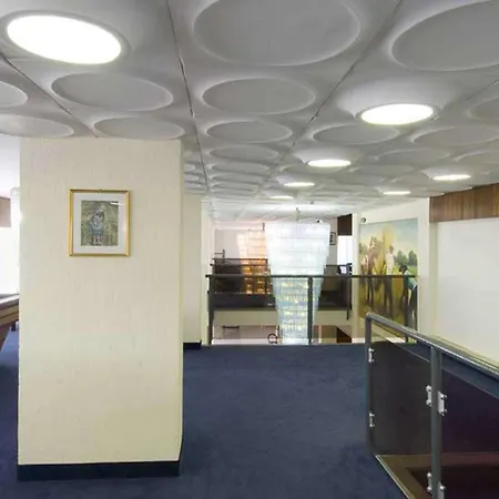 Hotel Hr-2