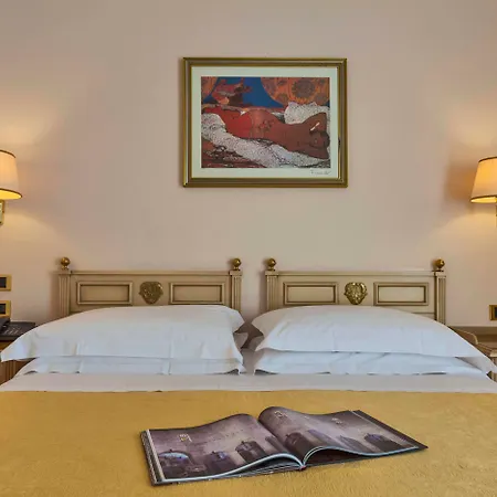 Grand Hotel Villa Politi-3