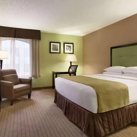 Days Inn By Wyndham Baltimore Inner Harbor-3