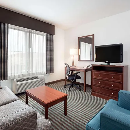 Baymont By Wyndham Denver International Airport-3