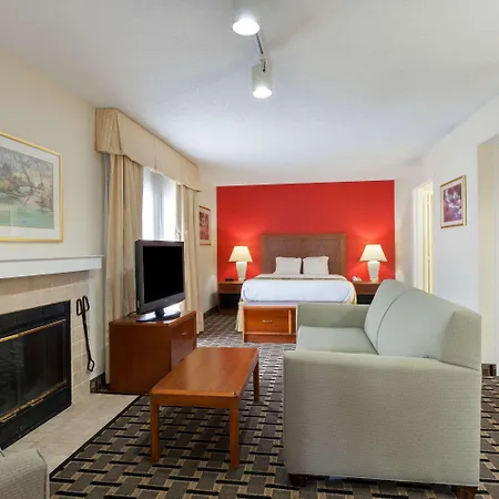 Hawthorn Suites By Wyndham Dearborn/Detroit-2