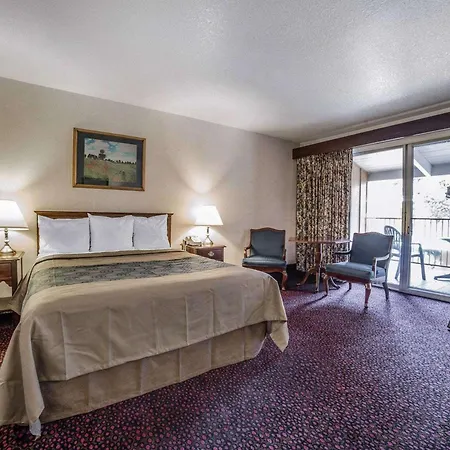 Econo Lodge Near Reno-Sparks Convention Center-2