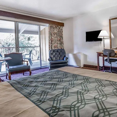 Econo Lodge Near Reno-Sparks Convention Center-3