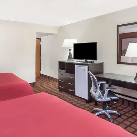 Super 8 By Wyndham Chicago Il-3