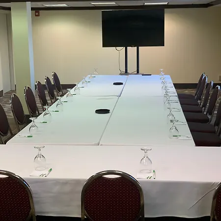 Clarion Hotel & Suites Conference Center Memphis Airport-3