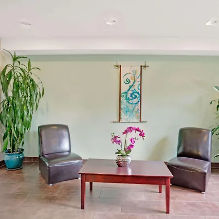 Baymont By Wyndham Reno-3