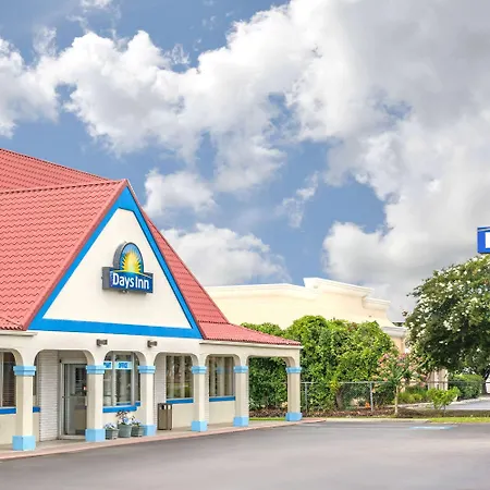 Days Inn By Wyndham Wilmington / University-2
