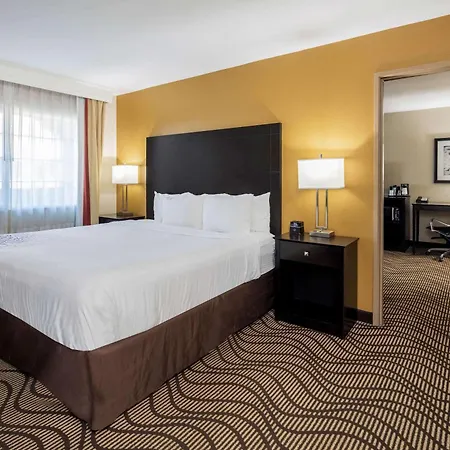 La Quinta By Wyndham Carlsbad - Legoland Area-3