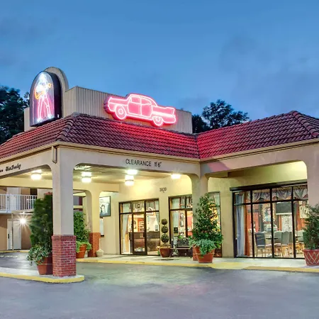 Days Inn By Wyndham Memphis At Graceland-3