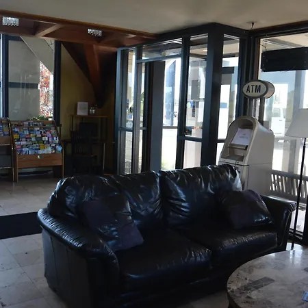 Travelodge By Wyndham Milwaukee-2