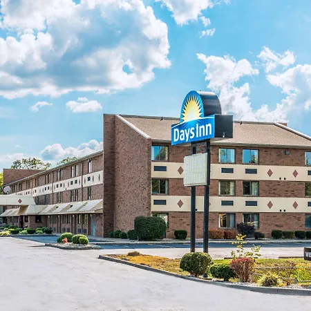 Days Inn By Wyndham Hurstbourne-2