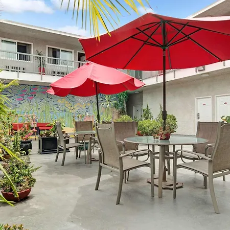 Ramada By Wyndham Redondo Beach-2
