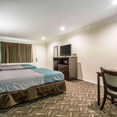 Rodeway Inn & Suites-3