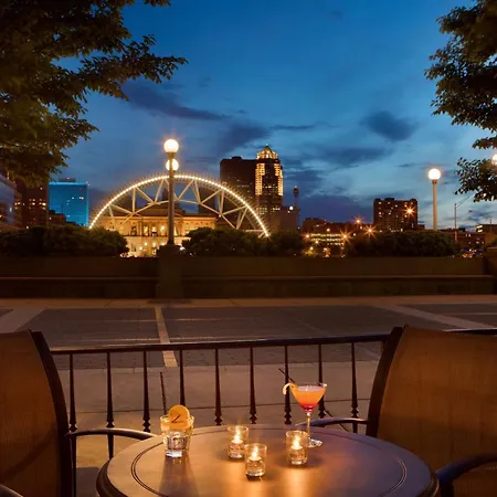 Embassy Suites Des Moines Downtown-2