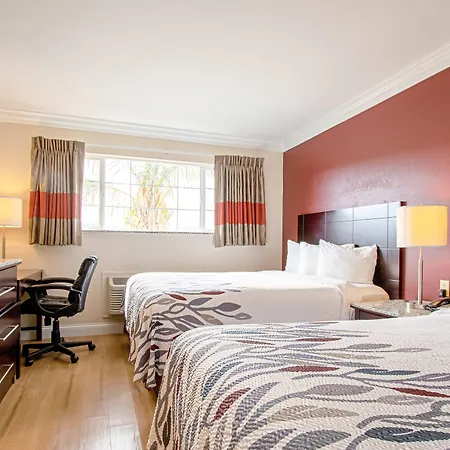 Red Roof Inn And Suites Monterey-2