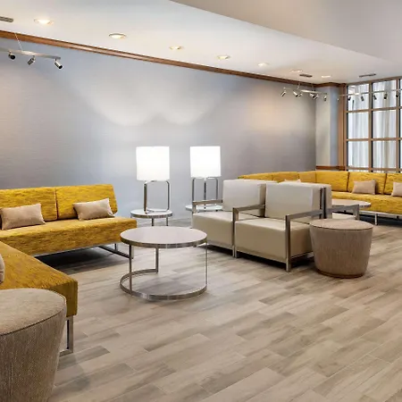 Clarion Hotel Milwaukee Airport-2