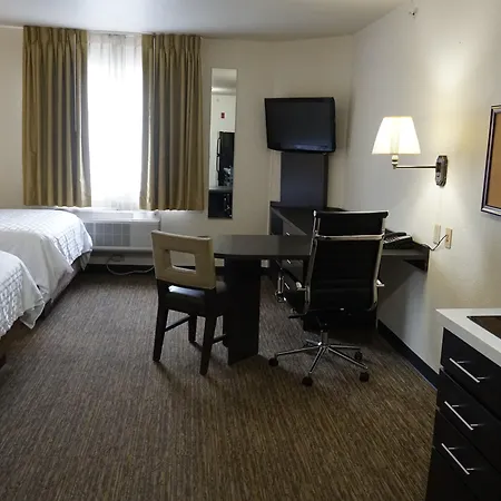 Candlewood Suites Tulsa-3