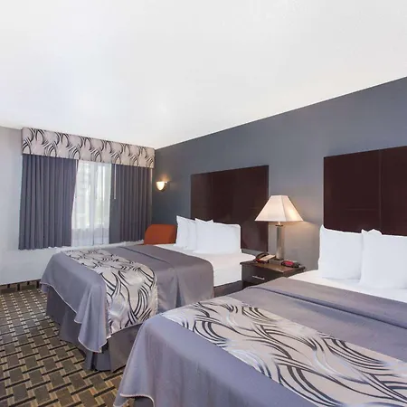 Days Inn By Wyndham Ennis-3