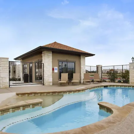 Microtel Inn & Suites By Wyndham Round Rock-3