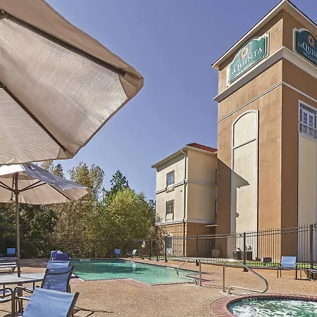 La Quinta By Wyndham Palestine-3
