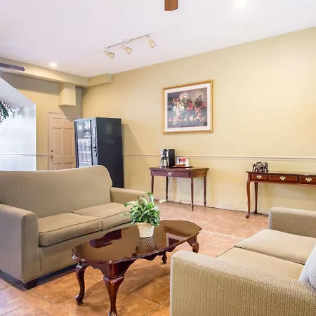 Econo Lodge Birmingham - Hoover-2