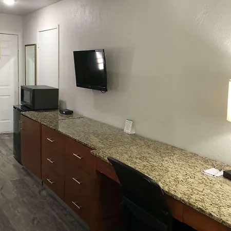 Super 8 By Wyndham - Canton, Texas-3