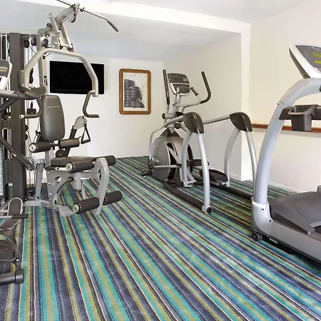 Ramada By Wyndham Fort Lauderdale Airport/Cruise Port-2