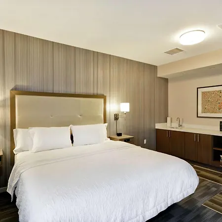 Hampton Inn & Suites Los Angeles Burbank Airport-2