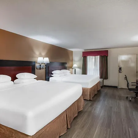 Days Inn & Suites By Wyndham Tyler-2