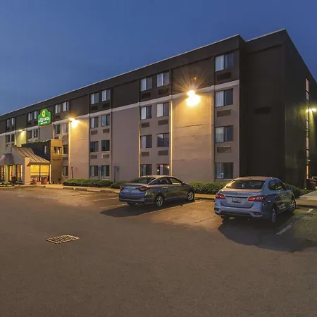 La Quinta By Wyndham Warwick Providence Airport-3