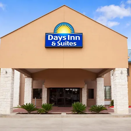 Days Inn & Suites By Wyndham Conroe North-2