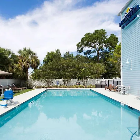 Microtel Inn & Suites By Wyndham Port Charlotte Punta Gorda-2