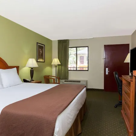 Howard Johnson By Wyndham Tallahassee-2
