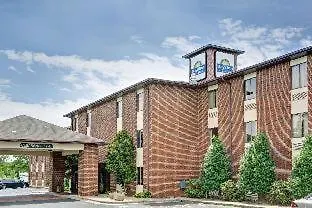 Days Inn & Suites By Wyndham Hickory-3