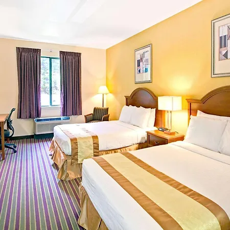 Days Inn & Suites By Wyndham Hickory-2