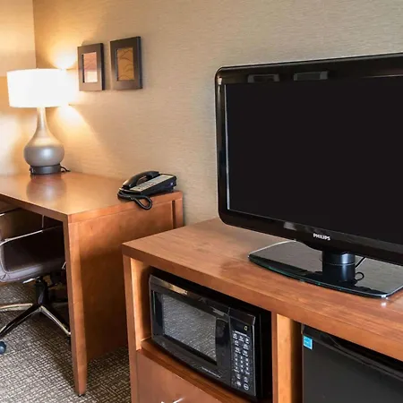 Comfort Inn Crystal Lake - Algonquin-3